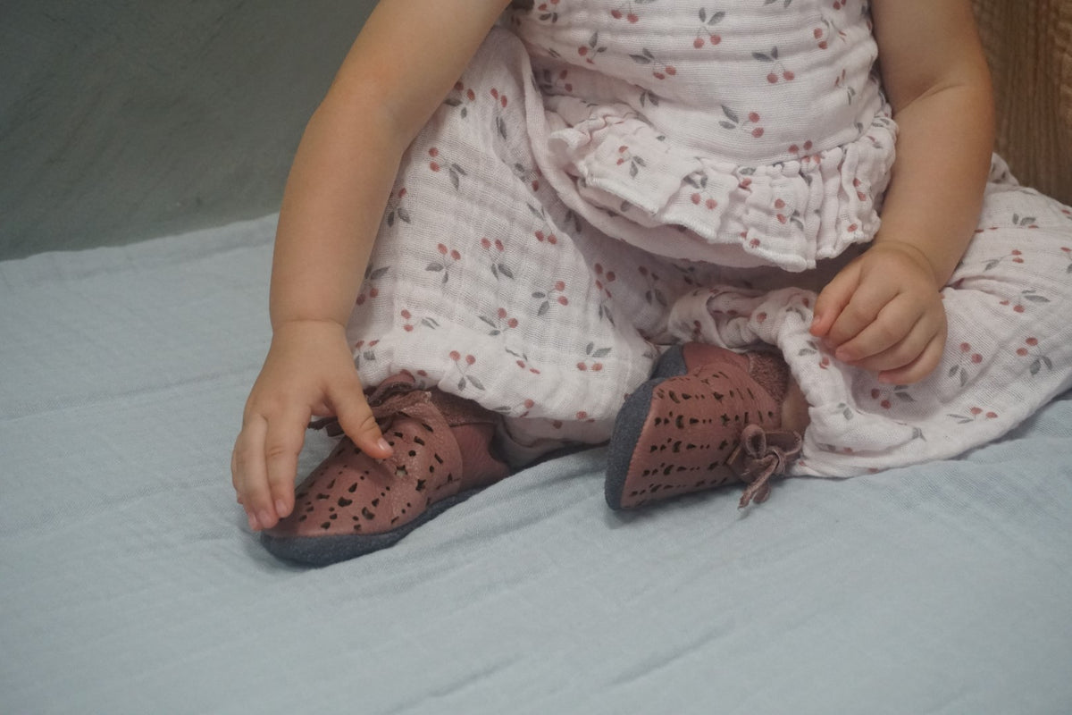 Puhatalpú cipő, Sandals, Szőlő